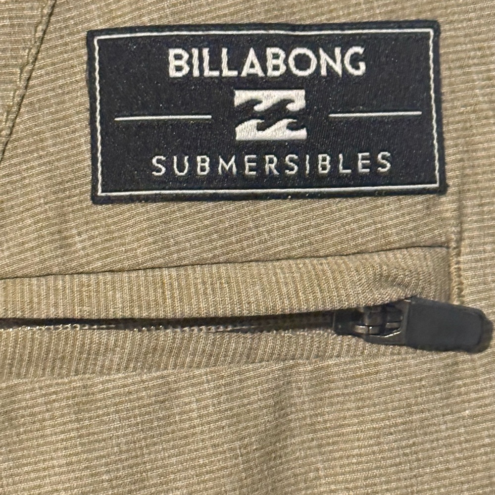 ✨ Billabong Crossfire Mid Submersible Khaki Walk Shorts Size 32 - Picture 4 of 9